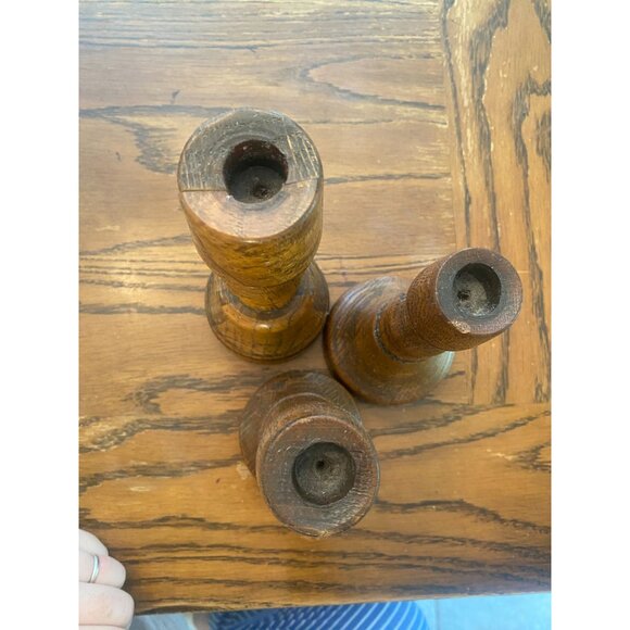 Set Of 3 Vintage Wooden Oak Candlestick Holders With Green Felt Base - Picture 5 of 6